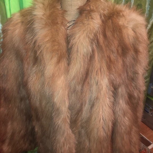 Fur jacket 💕 - Picture 2 of 2